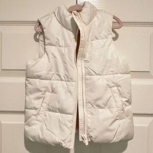 Old navy puffer vest; Size 3T